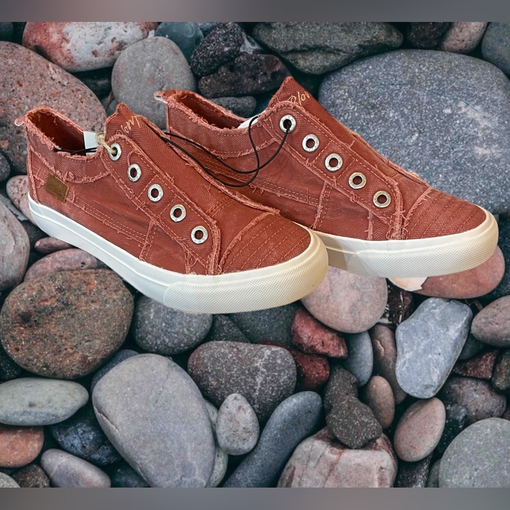 New Blowfish Play Women’s 8.5 Summer Time Slip-On